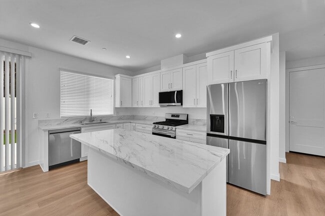 16853 Parthenia St in Los Angeles, CA - Building Photo - Building Photo