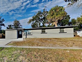 5916 Ensenada Rd in Jacksonville, FL - Building Photo