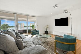 1350 NE 191st St in North Miami Beach, FL - Building Photo