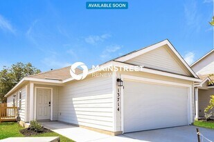 13714 Haystack Rdg in San Antonio, TX - Building Photo