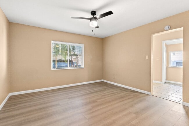 240 Smalley Ave in Hayward, CA - Building Photo - Building Photo