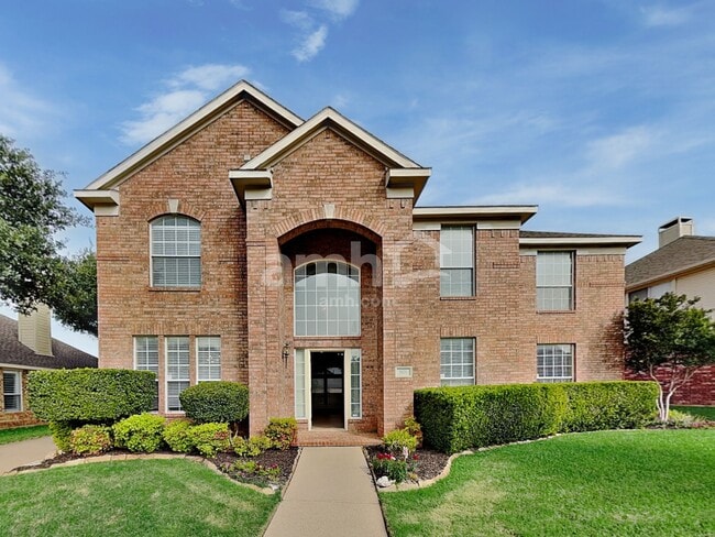 property at 901 Muirfield Rd