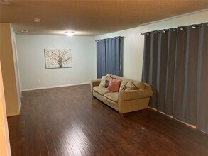 11207 Hidden Bluff Dr in Austin, TX - Building Photo - Building Photo