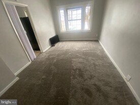 109 N Thomas Ave in Kingston, PA - Building Photo