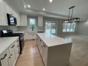 411 W Pierce Rd in Itasca, IL - Building Photo - Building Photo