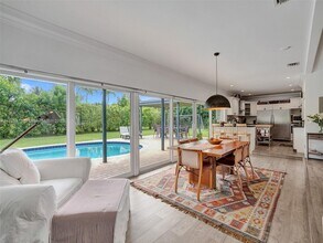 13555 SW 74th Ave in Miami, FL - Building Photo - Building Photo
