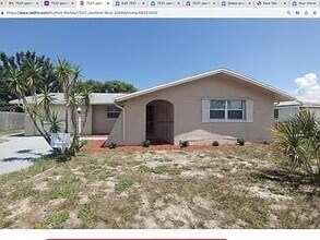 7537 Jasmine Blvd in Port Richey, FL - Building Photo - Building Photo