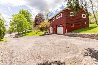 4319 Coye Rd in Jamesville, NY - Building Photo - Building Photo