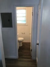 1221 Ferndale Ln in Kinston, NC - Foto de edificio - Building Photo