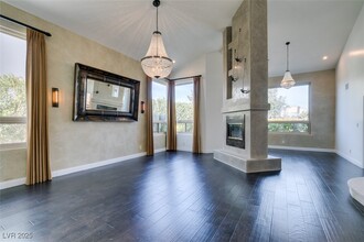 2114 Inverness Dr in Henderson, NV - Building Photo - Building Photo