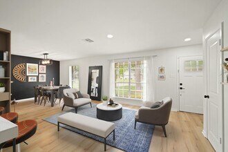 8007 Roos Rd in Houston, TX - Building Photo - Building Photo