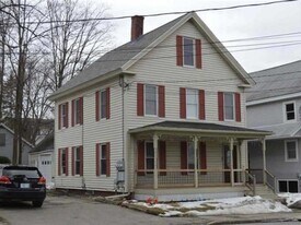 8 Allen St in Berwick, ME - Building Photo