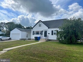 122 Cornell Rd in Glassboro, NJ - Building Photo