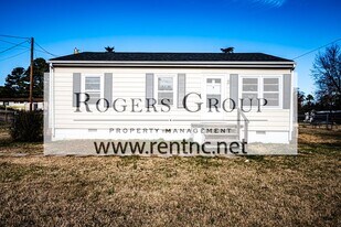 1847 S Clearview Dr in Henderson, NC - Building Photo