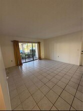 3166 Lake Pine Way S in Tarpon Springs, FL - Building Photo - Building Photo