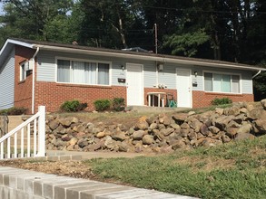 Newton Place Apartments in Akron, OH - Building Photo - Building Photo