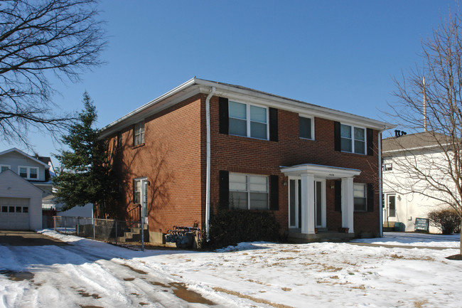 100 Iola Rd in Louisville, KY - Foto de edificio - Building Photo