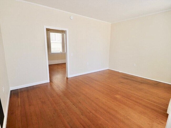 33 Genoa Pl in San Francisco, CA - Building Photo - Building Photo