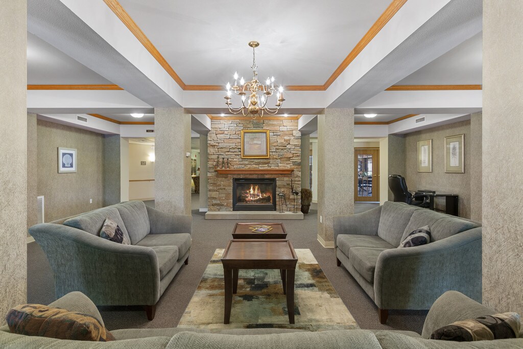 Lakefront Manor Apartments and Villas in Oshkosh, WI