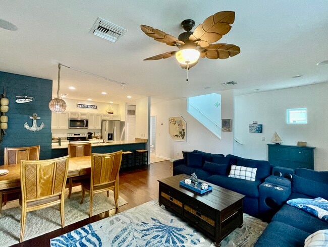 property at 118 N Fredrica Ave