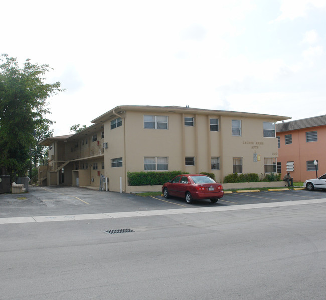 200 SW 38th Ave in Fort Lauderdale, FL - Building Photo - Building Photo