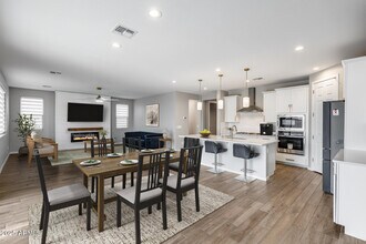 17635 W Red Fox Rd in Surprise, AZ - Building Photo - Building Photo