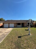 10227 Gulf Meadows Dr in Houston, TX - Building Photo