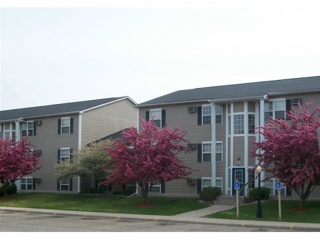 Loomis Estates Apartments in Coldwater, MI - Building Photo