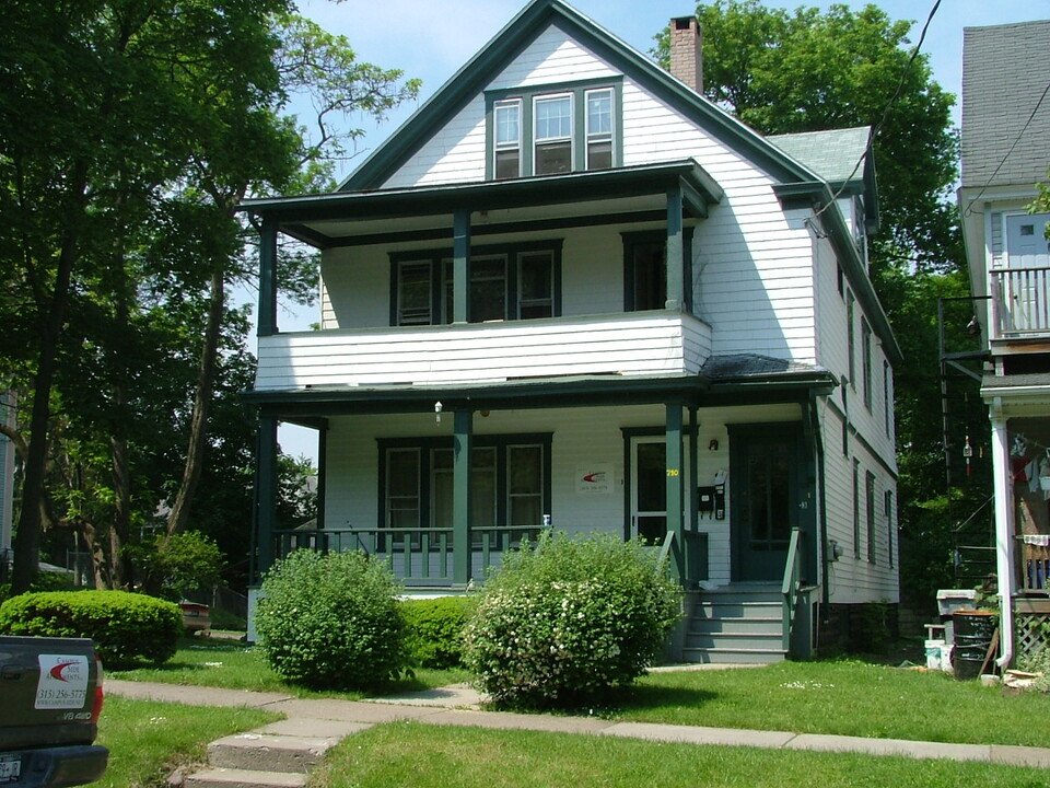 708 Westcott St in Syracuse, NY - Building Photo