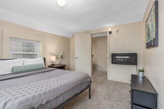 15 Straight Ave SW in Grand Rapids, MI - Building Photo - Building Photo