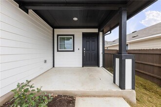 5705 Respinto Dr in Austin, TX - Building Photo - Building Photo