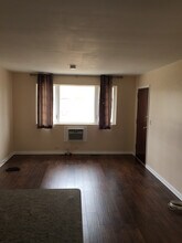 425 S Cass Ave, Unit Apt3 in Westmont, IL - Building Photo - Building Photo