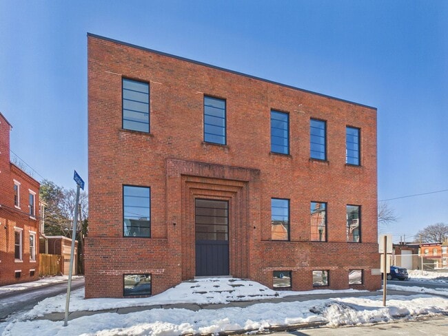 property at 1122 Green St