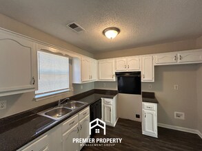 7610 Bridelwreath Dr in Memphis, TN - Building Photo - Building Photo