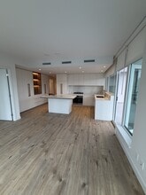 720 Farrow St in Coquitlam, BC - Building Photo - Building Photo