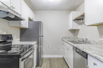 121 Kingsridge Dr in La Vergne, TN - Building Photo - Building Photo