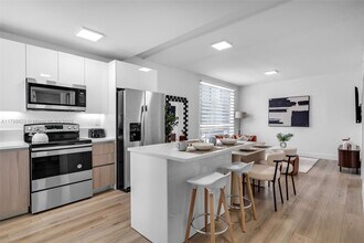 1542 NW 2nd St in Miami, FL - Building Photo - Building Photo