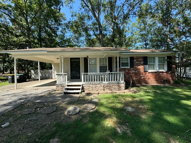 property at 610 Elliott Dr NW