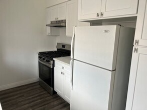 15456 Vanowen St in Los Angeles, CA - Building Photo - Building Photo