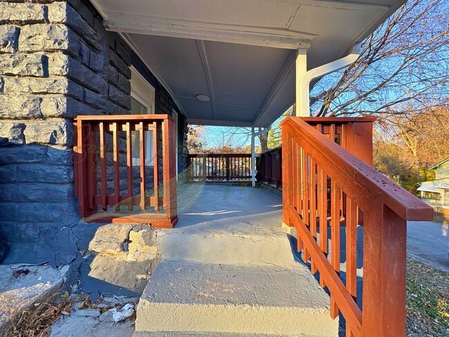 6828 Bales Ave in Kansas City, MO - Foto de edificio - Building Photo