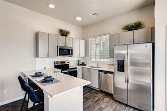 Avilla Buffalo Run in Commerce City, CO - Building Photo - Building Photo