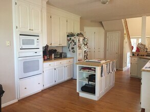 2585 Fews Bridge Rd in Greer, SC - Building Photo - Building Photo