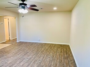 103 Lewis St in Waxahachie, TX - Building Photo - Building Photo