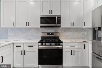 3037 W Sedgley Ave in Philadelphia, PA - Building Photo - Building Photo