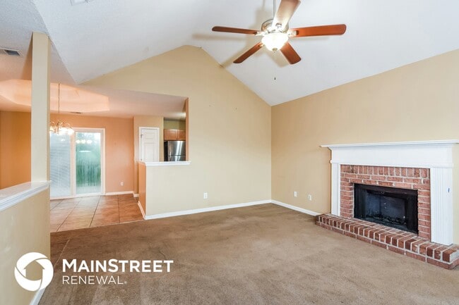 746 Peteywood Dr in Austell, GA - Building Photo - Building Photo