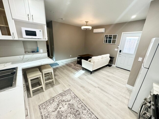 2405 Lorain Rd in San Marino, CA - Building Photo - Building Photo