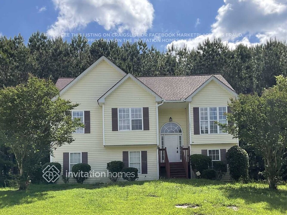 3909 Fieldway Rd in Rex, GA - Building Photo
