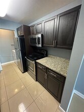 8787 NW 39th St in Sunrise, FL - Foto de edificio - Building Photo