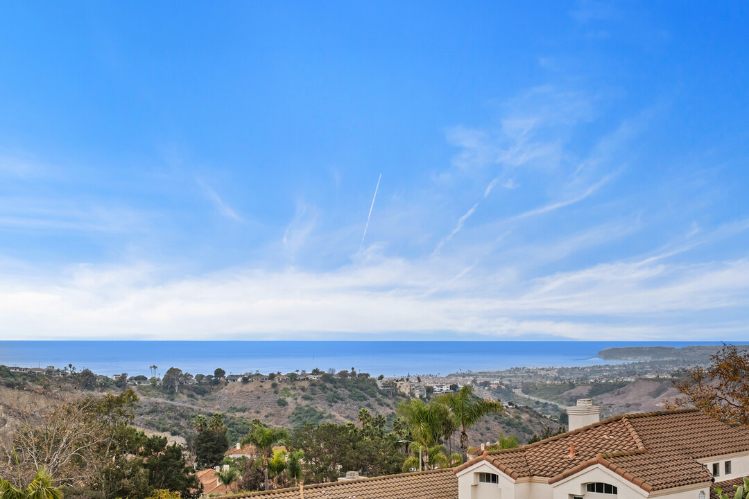 40 Camino Katia in San Clemente, CA - Foto de edificio