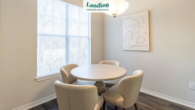 2805 Par Dr, Unit 1500-204 .863646 in Raleigh, NC - Foto de edificio - Building Photo